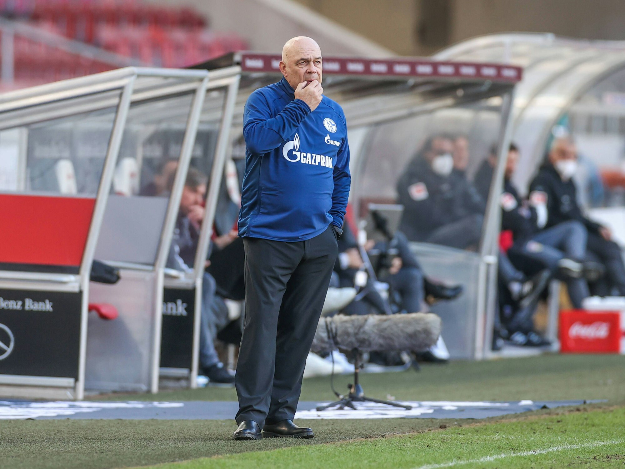 Der ehemalige Schalke-Trainer Christian Gross am 27. Februar 2021 beim Spiel gegen den VfB Stuttgart.