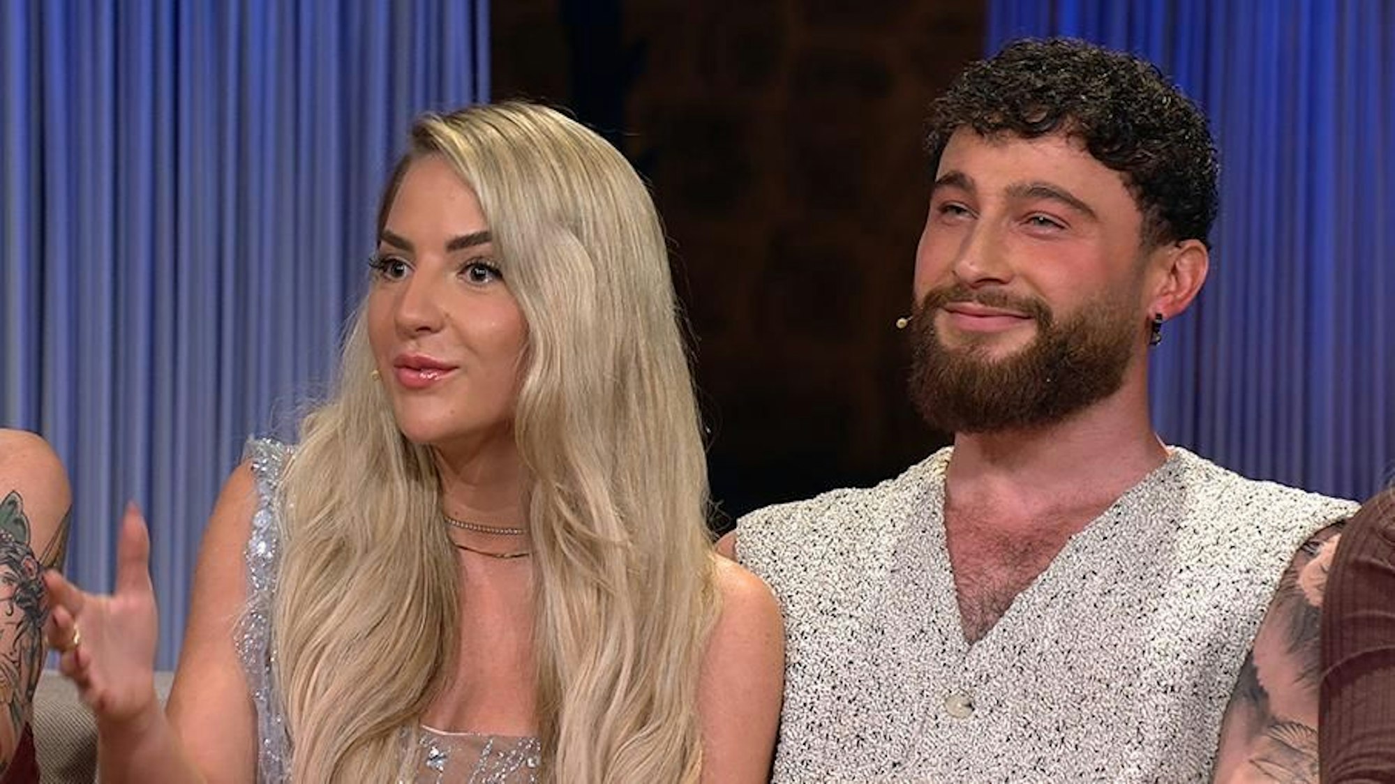 Emma Fernlund und Umut Tekin bei Wiedersehen vom „Sommerhaus der Stars“.