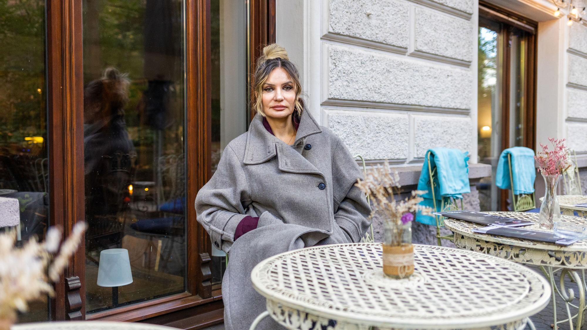 Paulina Mousa, Chefin vom Café Belgique, am Brüsseler Platz