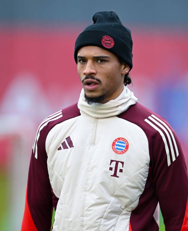 Leroy Sané bereitet sich am 9. Dezember 2014 auf das Spiel gegen Schachtar Donezk vor.