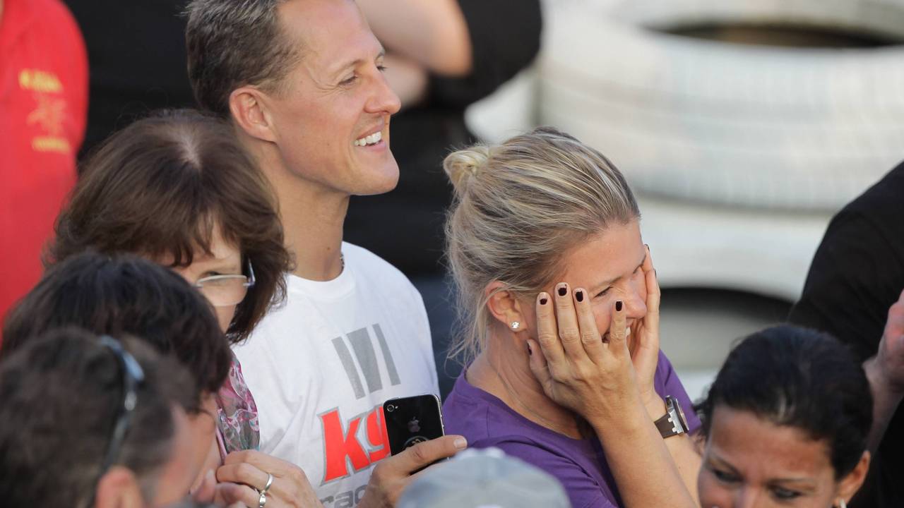 Michael Schumacher mit seiner Frau Corinna mit guter Laune.