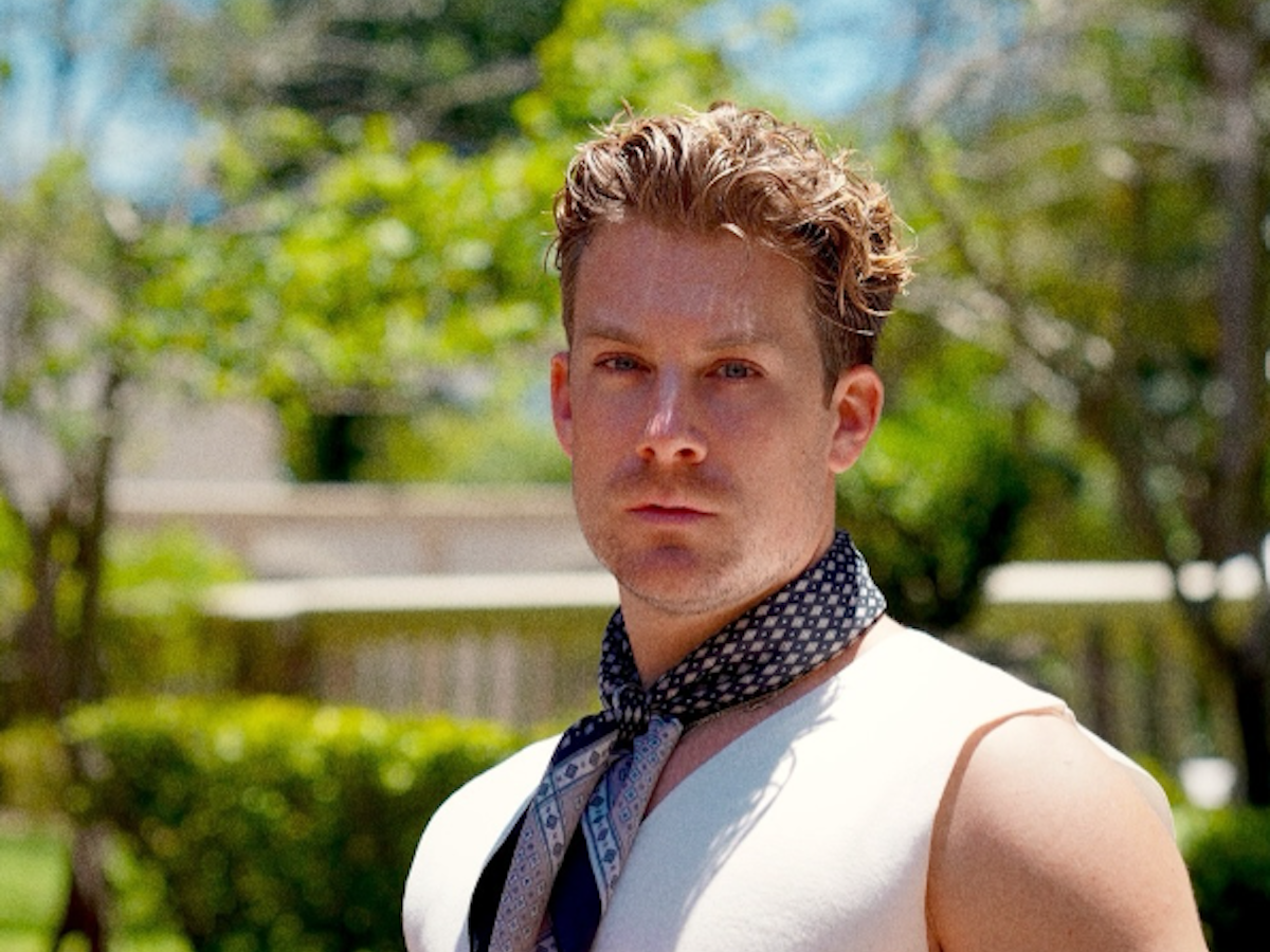 2021 zog Dominik Schmitt (hier im Foto) an der Seite von „Unter uns“-Star Lars Steinhöfel ins „Sommerhaus der Stars (RTL) ein und die beiden verließen als Sieger-Paar die TV-Show.