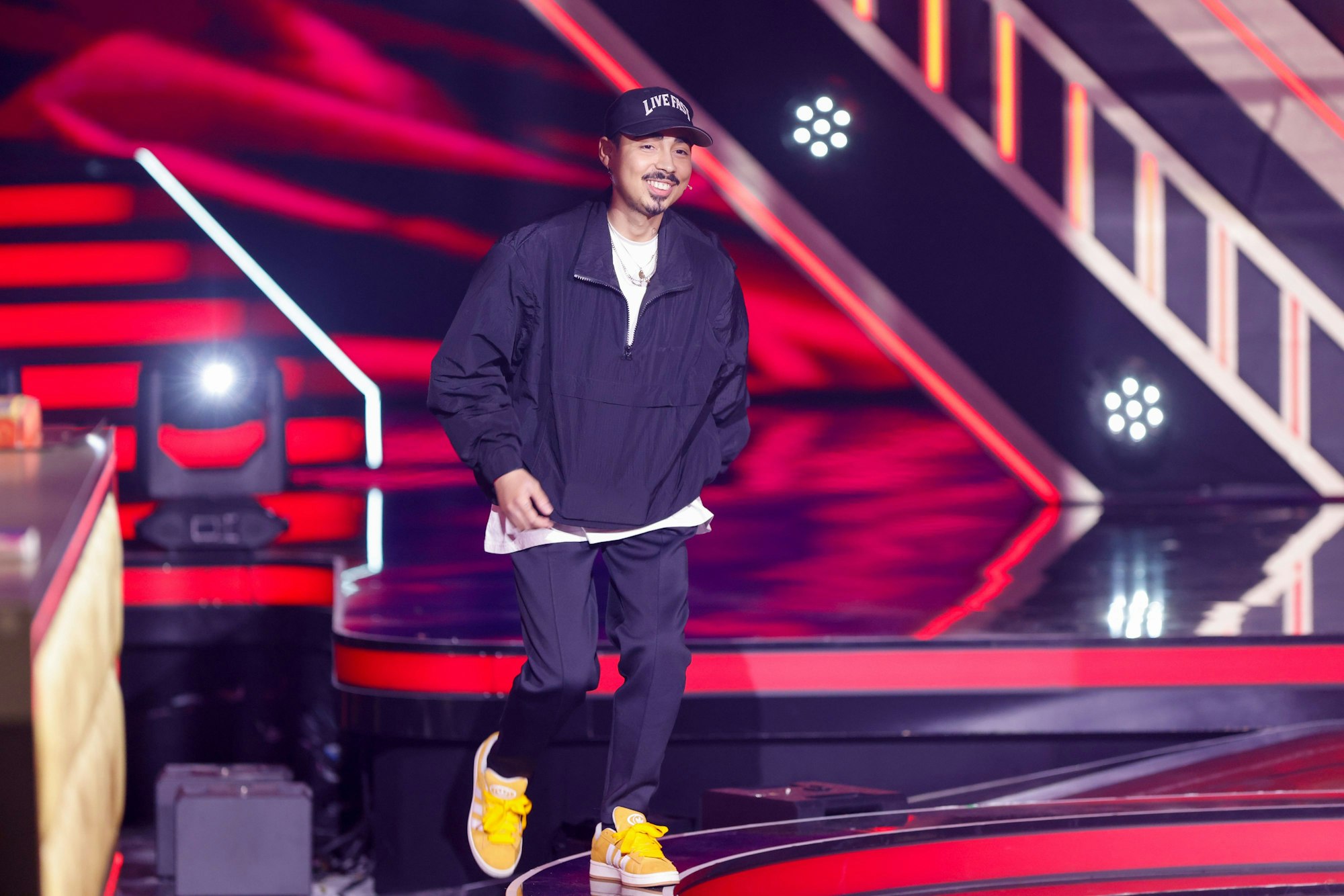 Comedian Tony Bauer im „Let's Dance“-Studio.