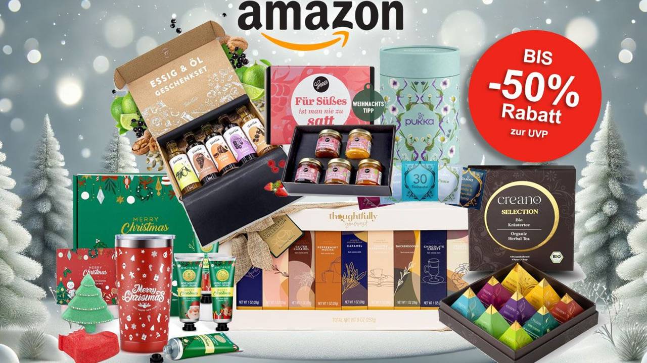 Auf dem Bild sind diverse Geschenksets auf einer Weihnachtskulisse zu sehen.
