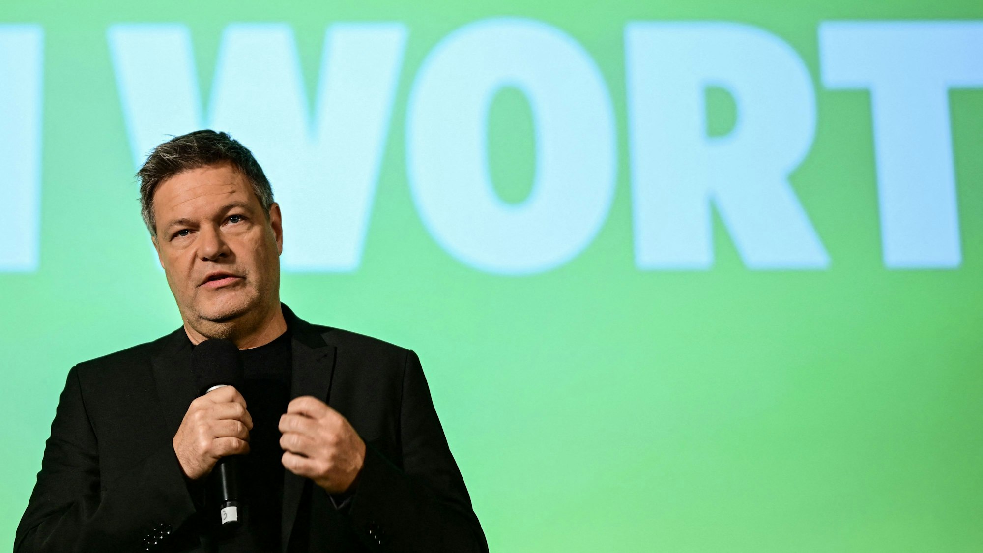 Der grüne Kanzlerkandidat Robert Habeck (hier am 17. Dezember in Berlin) kritisierte die Duell-Pläne der Öffentlich-rechtlichen.