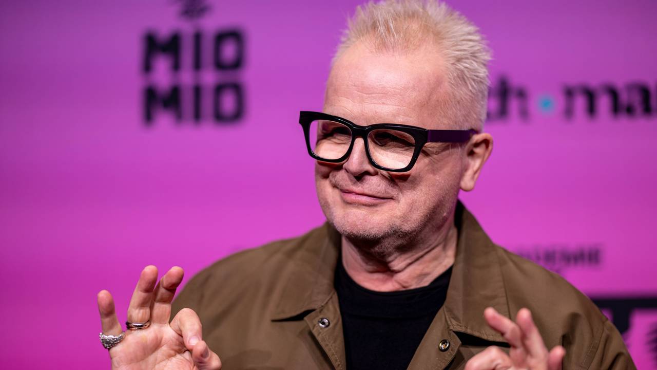 Herbert Grönemeyer, Musiker, steht auf dem Roten Teppich vor der Verleihung des Popmusik-Preises Polyton.