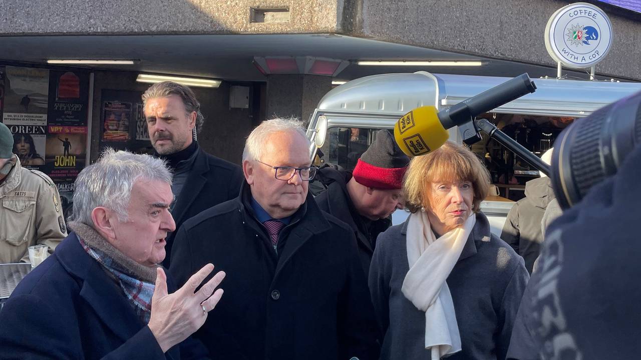 Henriette Reker und Herbert Reul am Ebertplatz.