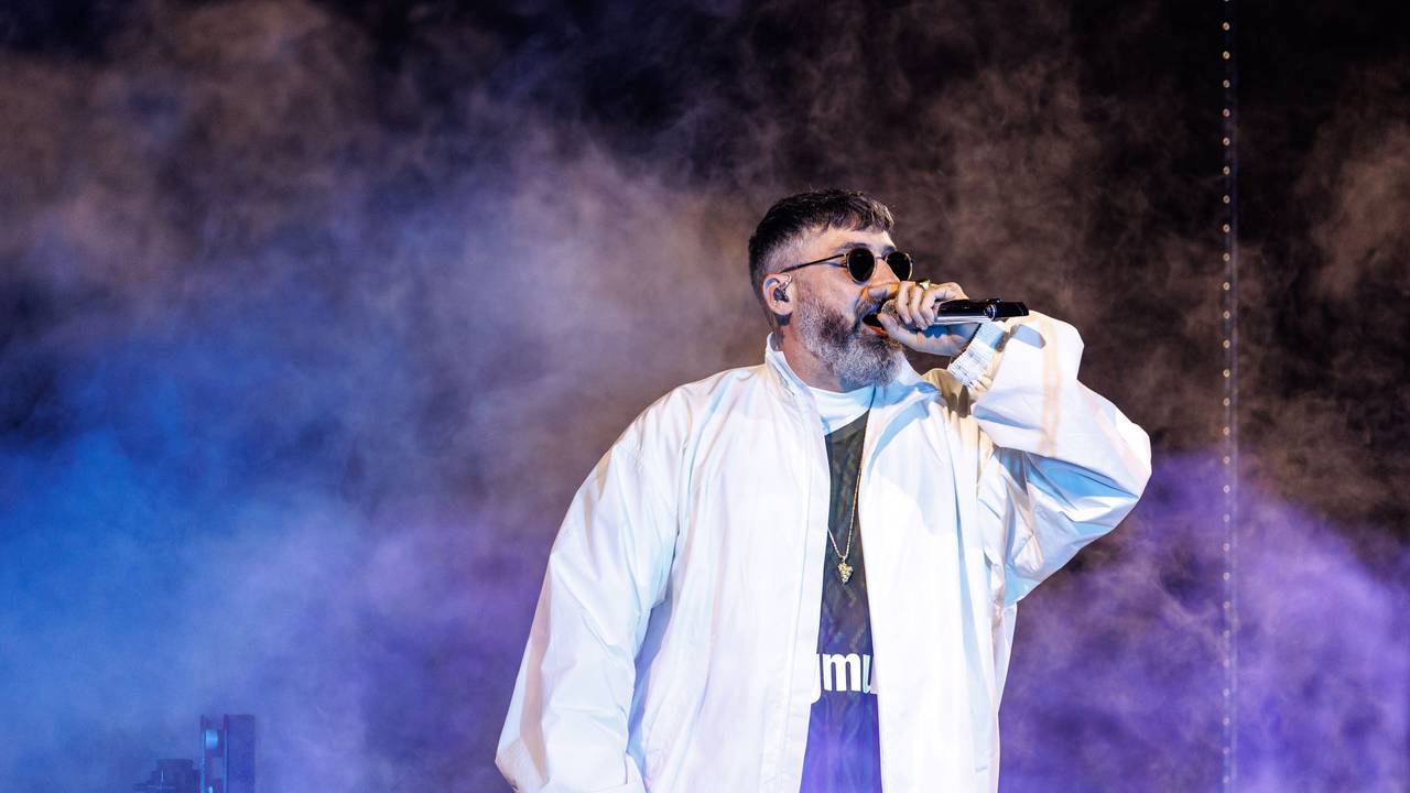 Rapper Sido (hier zu sehen bei der Basketball-Euroleague im Oktober) war seit 2022 wieder in festen Händen und hat mit seiner Herzensdame Georgina Stumpf sogar sein fünftes Kind bekommen. Nun allerdings scheint es vorbei zu sein zwischen den frisch gebackenen Eltern.