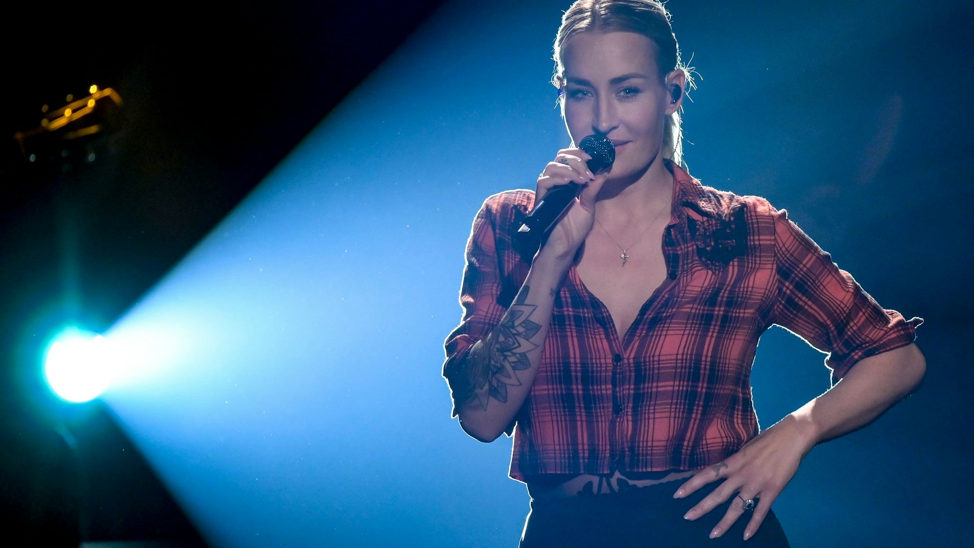 Die Sängerin Sarah Connor steht bei der ZDF-Aufzeichnung des großen Jahresrückblicks «Menschen 2019» auf der Bühne. Die Sendung wird am 19.12.2019 um 22.15 Uhr gesendet. +++ dpa-Bildfunk +++