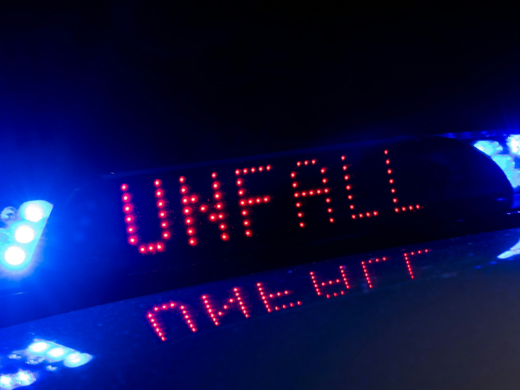 Bei einem illegalen Autowettrennen im nordrhein-westfälischen Hamm ist ein 21-jähriger Mann getötet worden (Symbolbild).