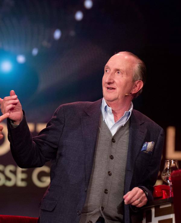 Thomas Gottschalk und Komiker Mike Krüger (r) in der RTL-Live-Show „Herbstblond - Gottschalks große Geburtstagsparty“ im Admiralspalast in Berlin.