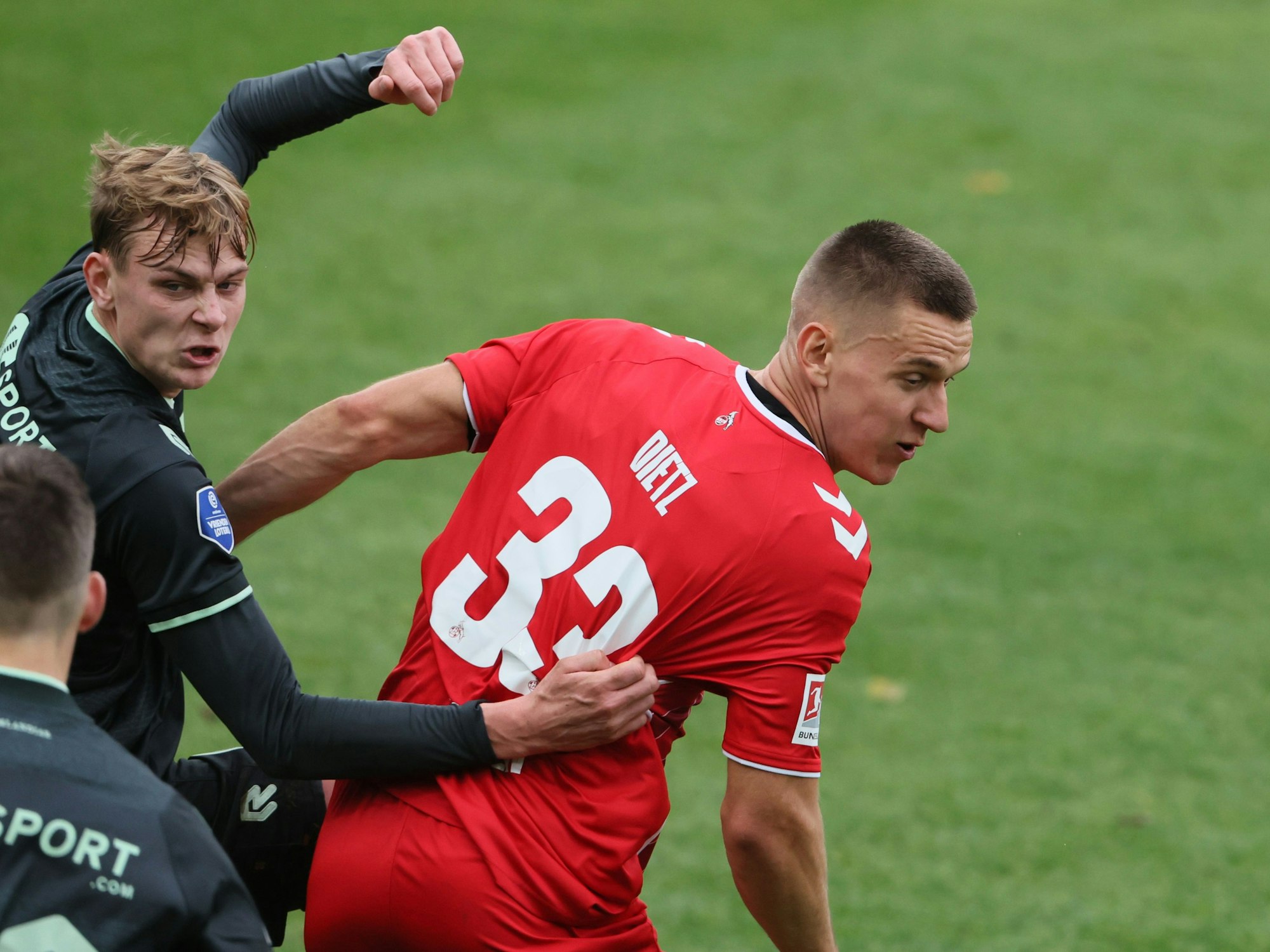 Florian Dietz im Test gegen den FC Groningen.