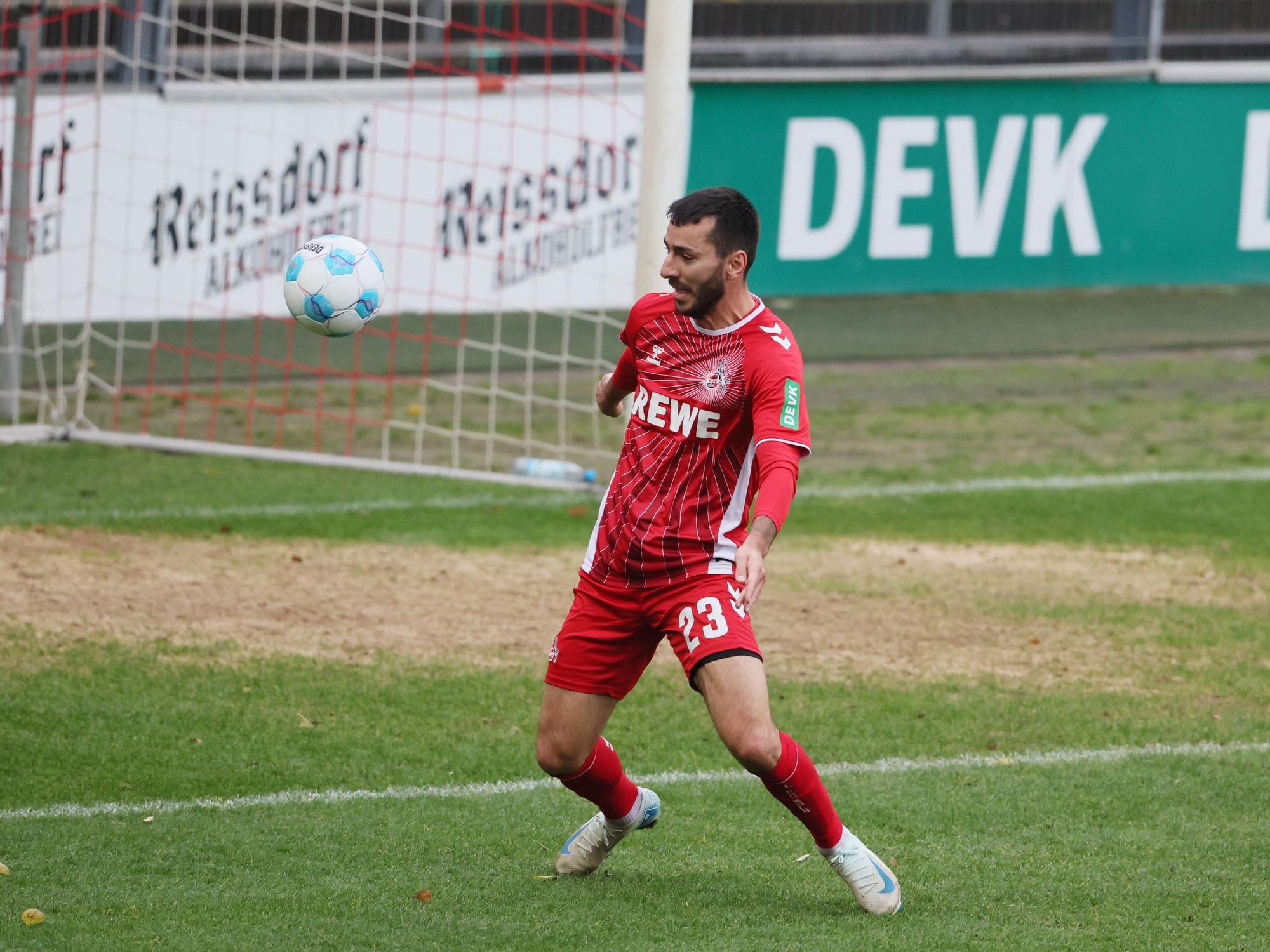 Sargis Adamyan im Test gegen Groningen.