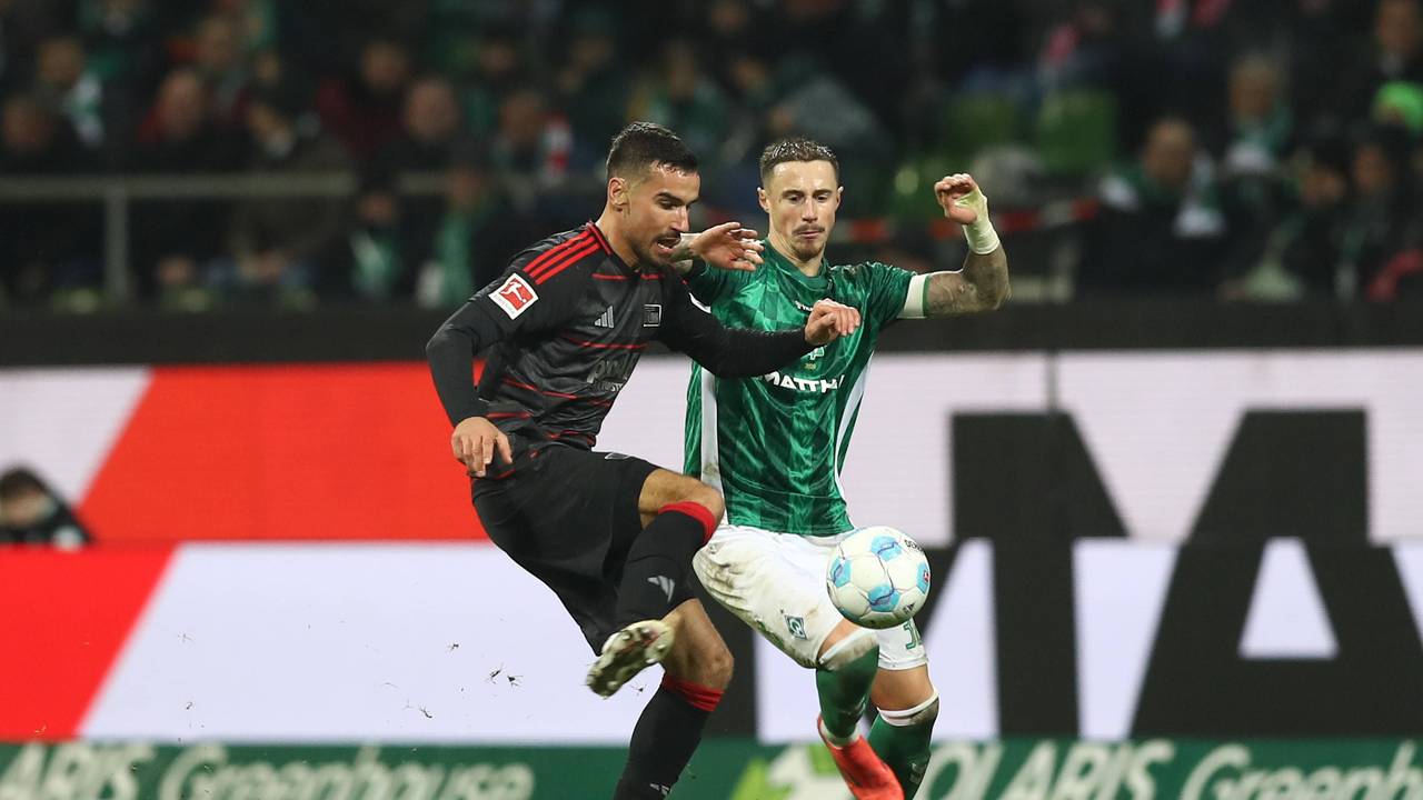 van Prtajin im Zweikampf mit Marco Friedl.