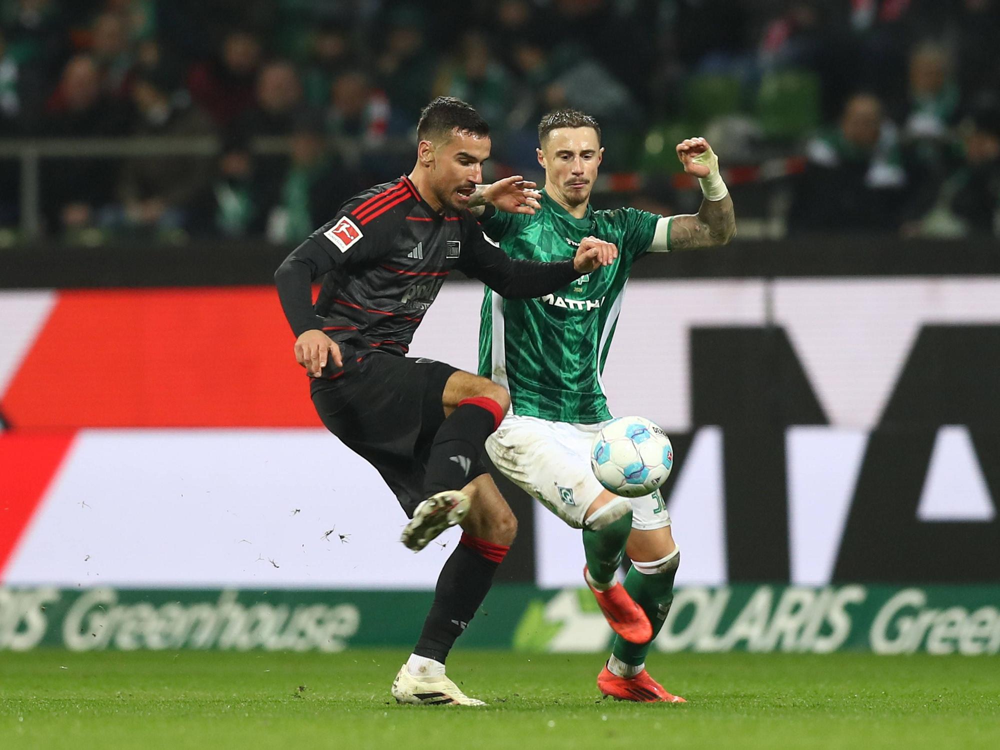 van Prtajin im Zweikampf mit Marco Friedl.
