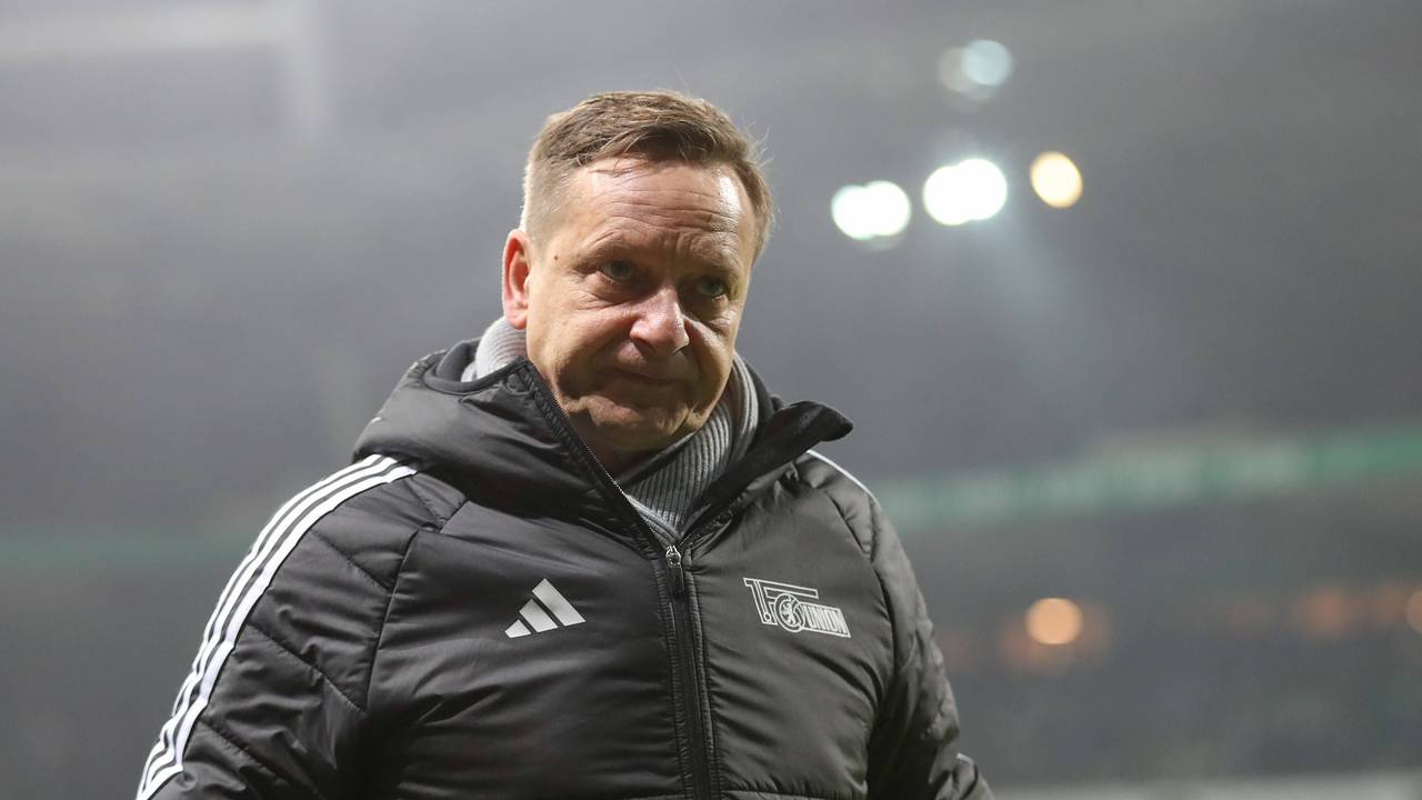 Union Berlins Geschäftsführer Horst Heldt zieht ein langes Gesicht.