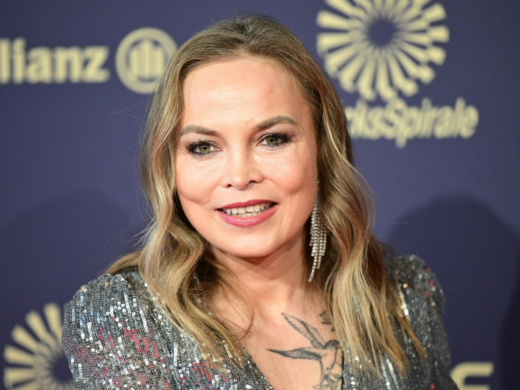 Die ehemalige Boxerin Regina Halmich betritt das Kurhaus zur Gala für die Auszeichnung „Sportler des Jahres“.