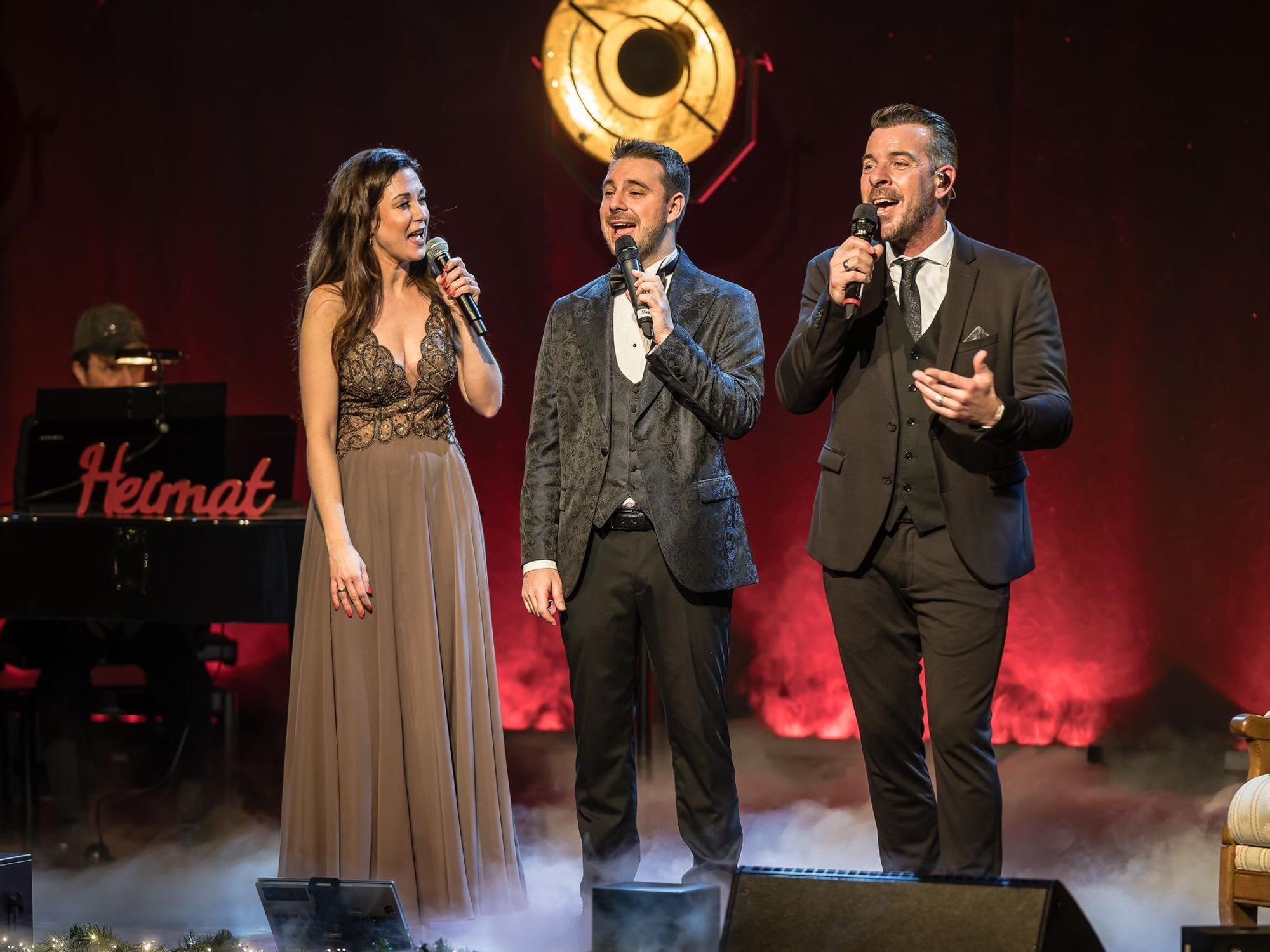 Nadine und Torben Klein zusammen mit Stephan Henseler.