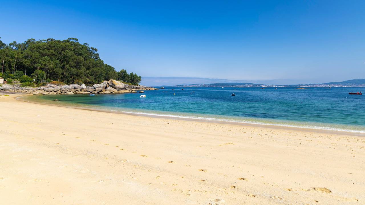 Blick auf den Praia da Mourisca am Nordatlantischer Ozean. Galizien ist noch immer ein Geheimtipp.