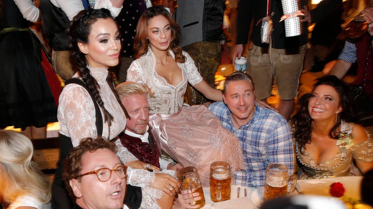 Lilly Becker auf dem Oktoberfest mit Verona und Franjo Pooth, dazu ist auch ihr damaliger Mann Boris Becker dabei.