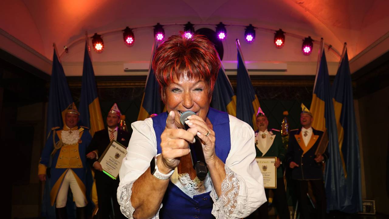 Marita Köllner beim Auftritt bei der Bürgergarde.