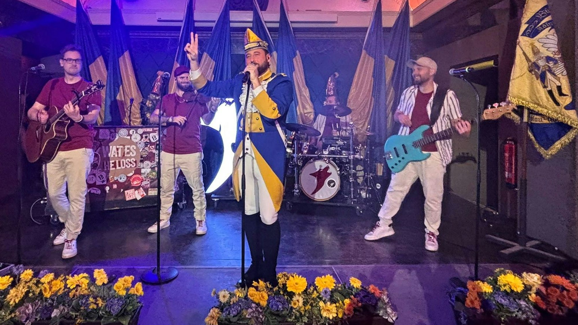 Lupo singen mit Nico von Styp bei der Bürgergarde.
