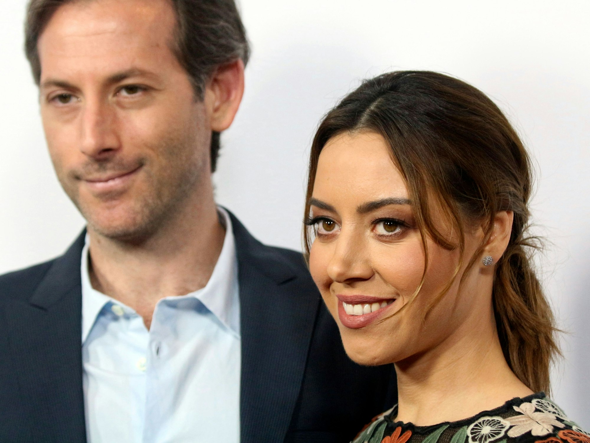 Aubrey Plaza (r.) und Jeff Baena kommen zur Premiere von „The Little Hours“ auf dem Los Angeles Film Festival 2017.