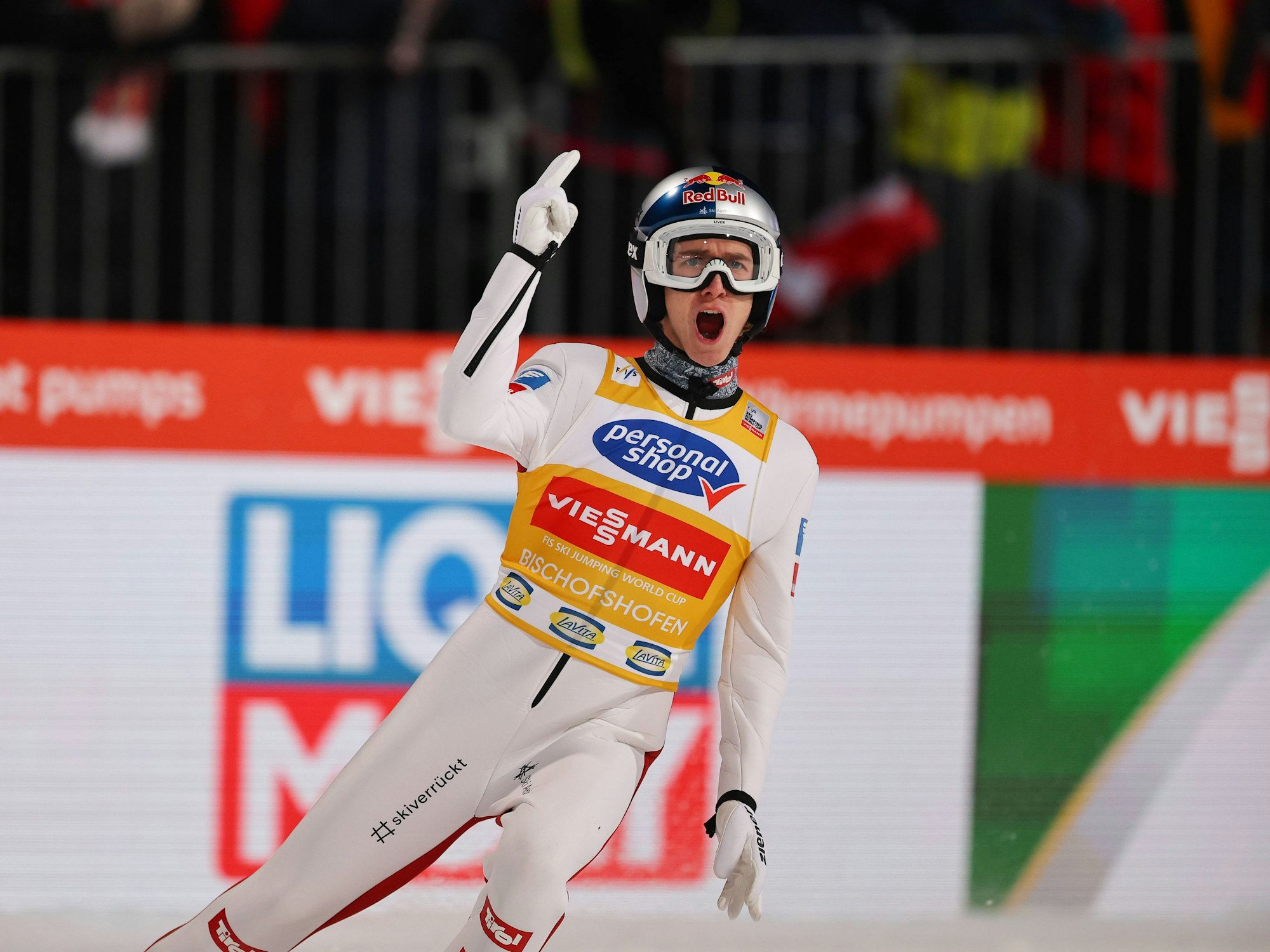 Gesamtsieger Daniel Tschofenig am Montag (6. Januar 2025) beim Abschluss der Vierschanzentournee in Bischofshofen.