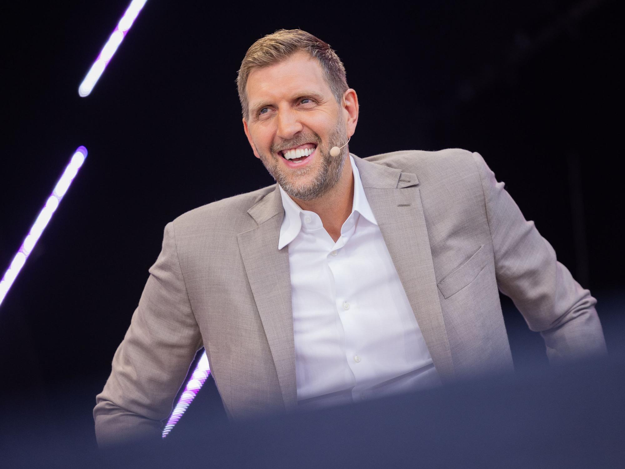 Dirk Nowitzki mit guter Laune.