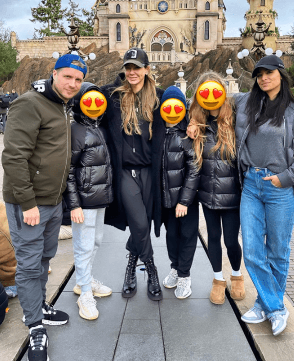Oliver Pocher, Sandy Meyer-Wölden und Amira Aly mit Pochers drei Kindern aus seiner ersten Beziehung.