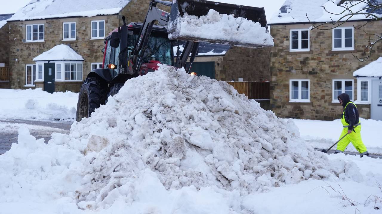 Für weite Teile Großbritanniens galten am Montag (6. Januar 2025) weiterhin Wetterwarnungen vor widrigen Bedingungen, darunter Überschwemmungen durch starken Regen und tauenden Schnee. Das Foto entstand in Catton (Northumberland).