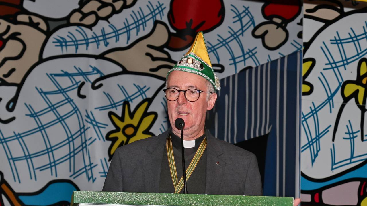 Dompropst Monsignore Guido Assmann am Rednerpult.
