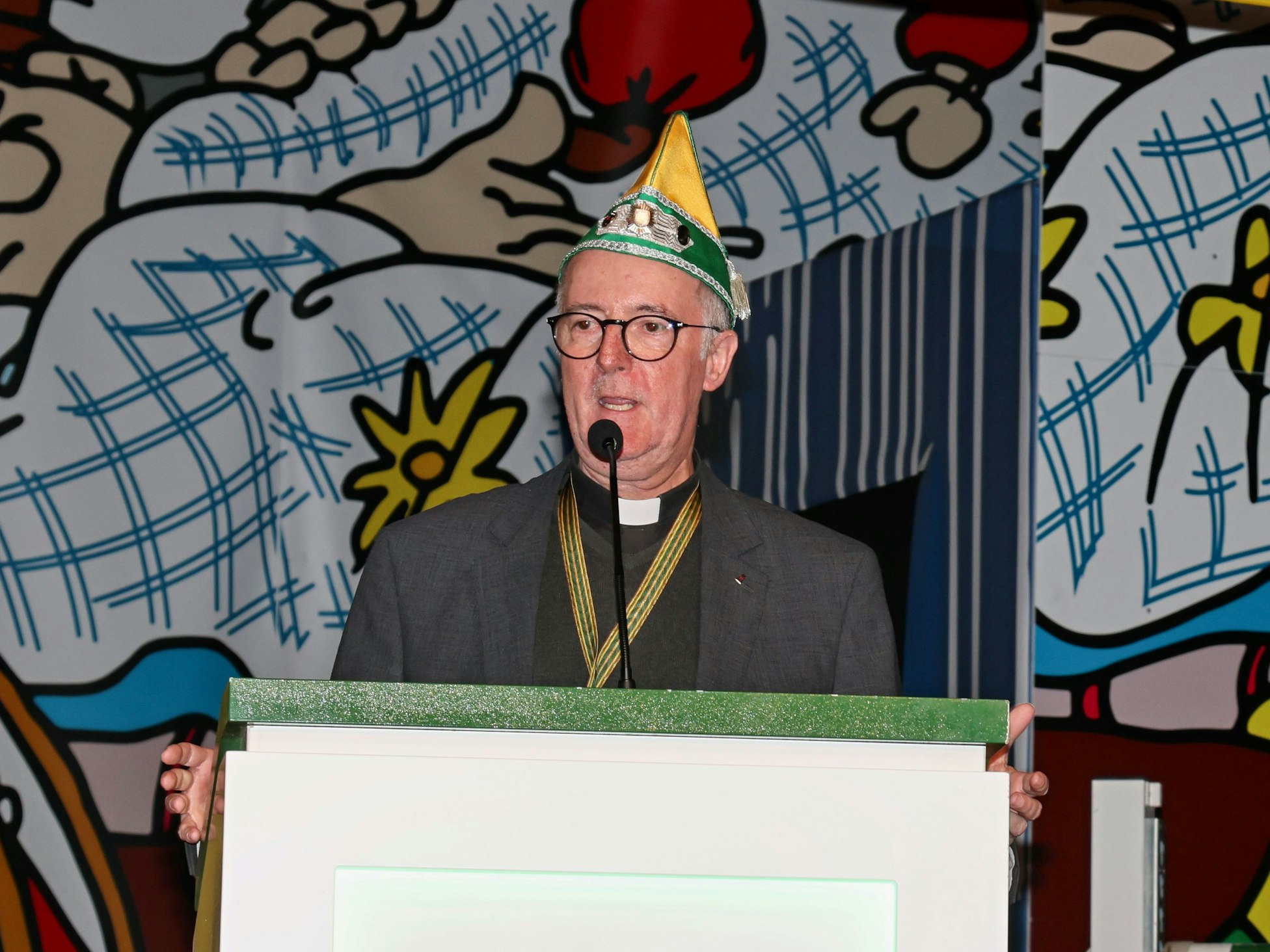 Dompropst Monsignore Guido Assmann am Rednerpult.