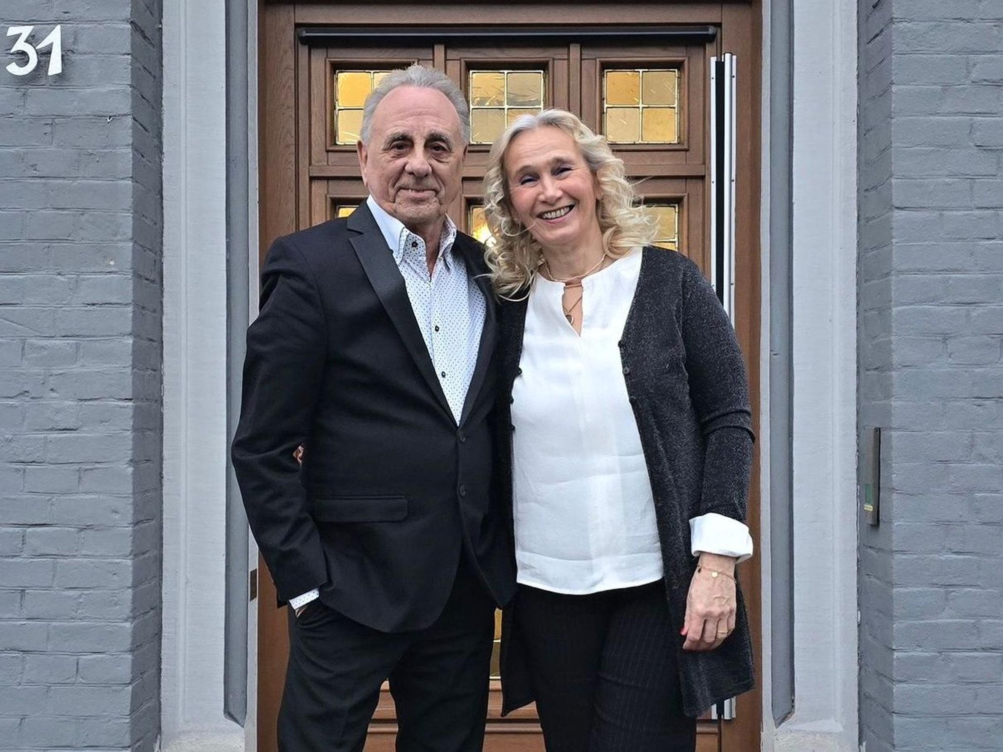 Erry Stoklosa mit seiner Frau Maggie nach der Hochzeit.