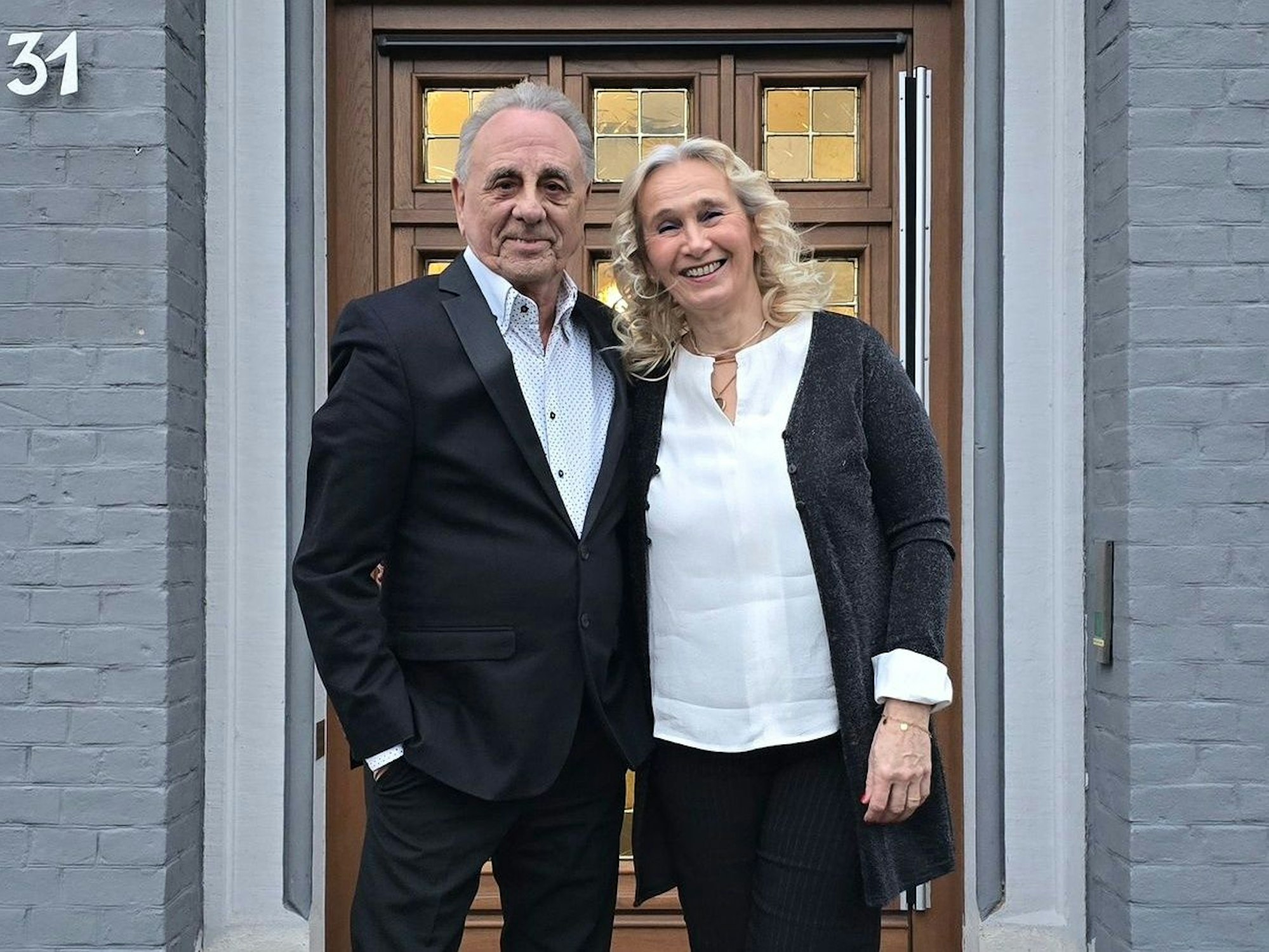 Erry Stoklosa mit seiner Frau Maggie nach der Hochzeit.