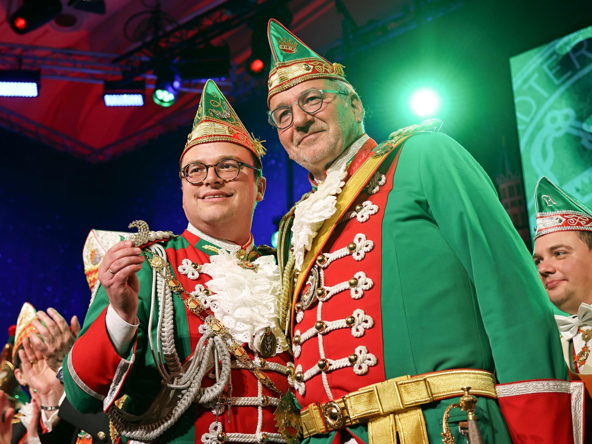 Björn Braun und Hans Kölschbach stehen nebeneinander.