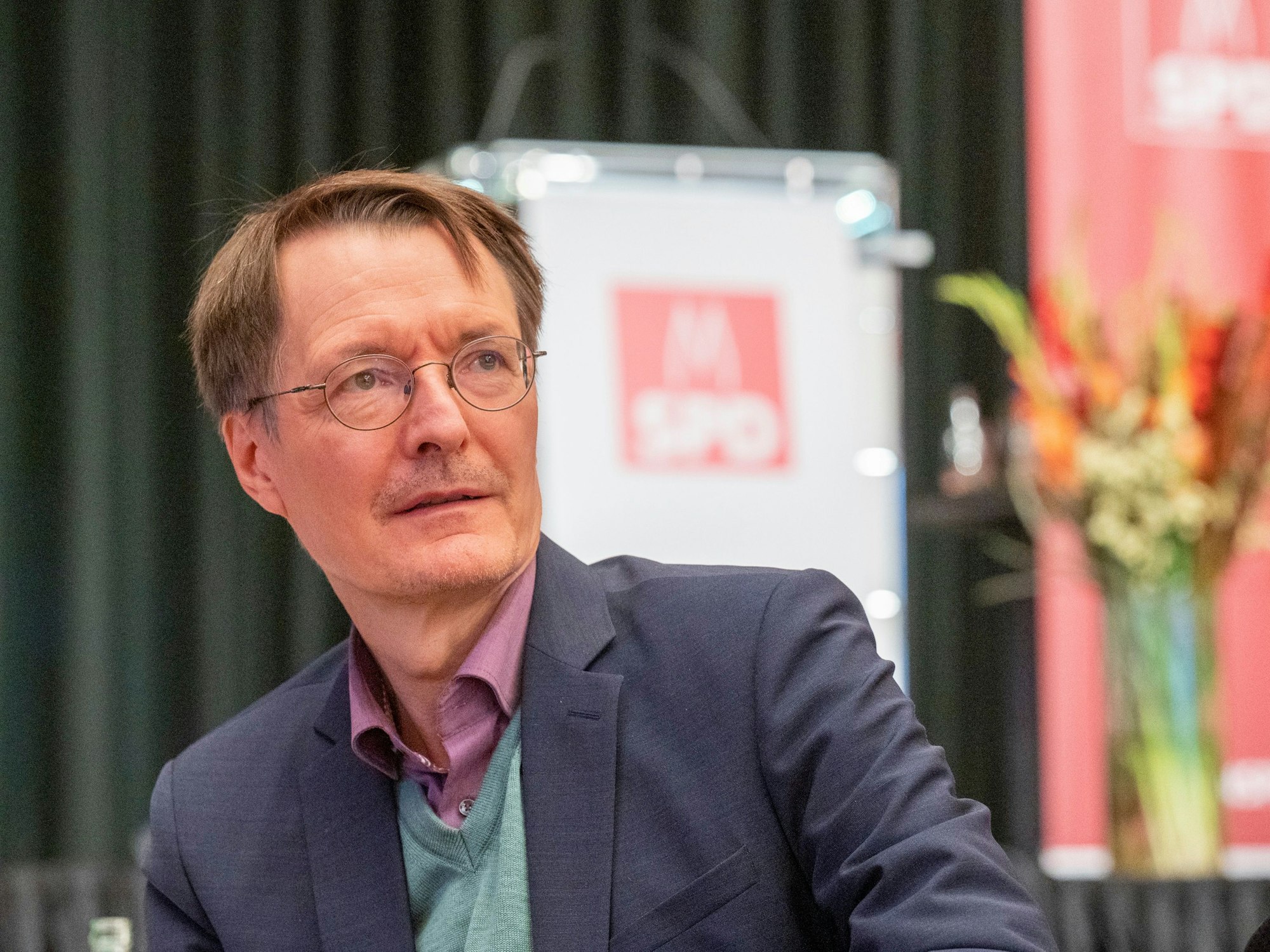 Minister Karl Lauterbach nahm am SPD-Parteitag in Köln teil.