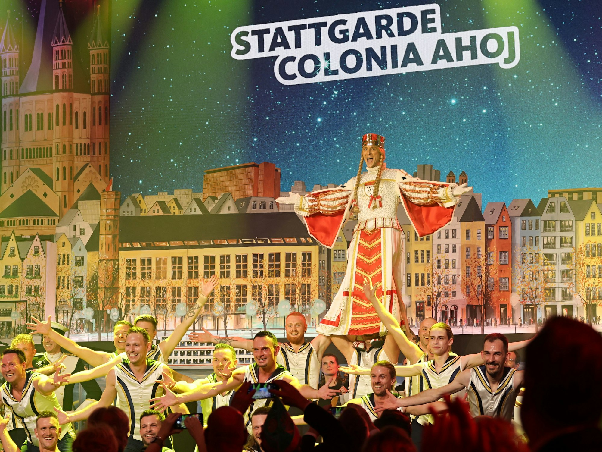 Jungfrau Marlis wird von der StattGarde getragen.