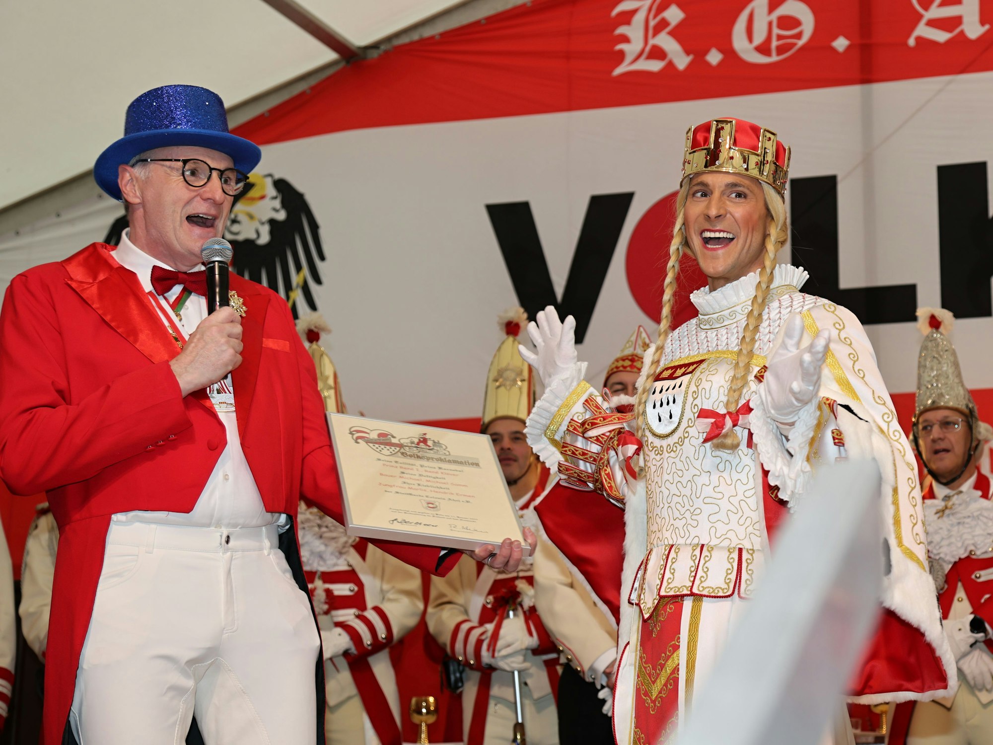 Bürgermeister Ralf Heinen mit Jungfrau Marlis.