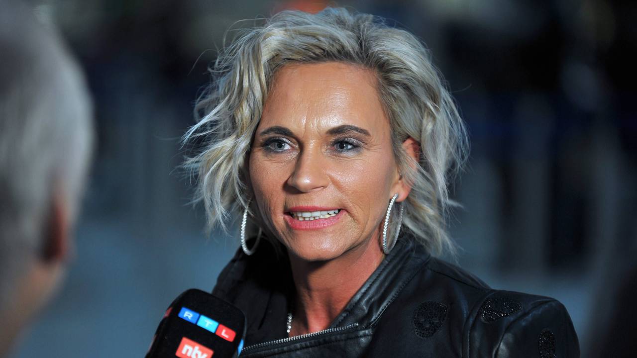 Annika Kärsten-Hoenig anläßlich der Abreise der Kandidaten der RTL - Sendung Ich bin ein Star - holt mich hier raus zum Dschungel-Camp 2024 in Australien am 08.01.2024 auf dem Flughafen Frankfurt / Main.