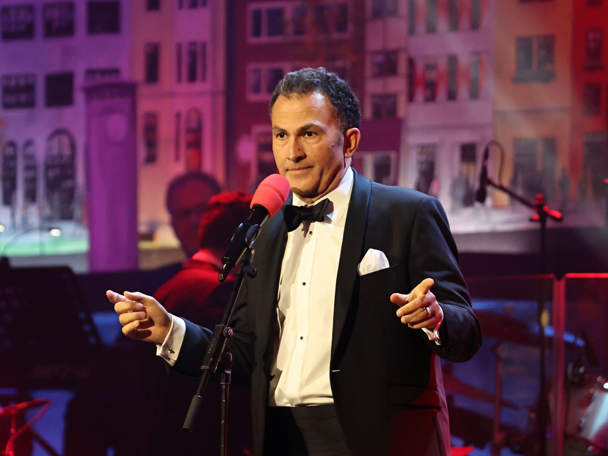 Fatih Cevikkollu beim Auftritt im Gürzenich.
