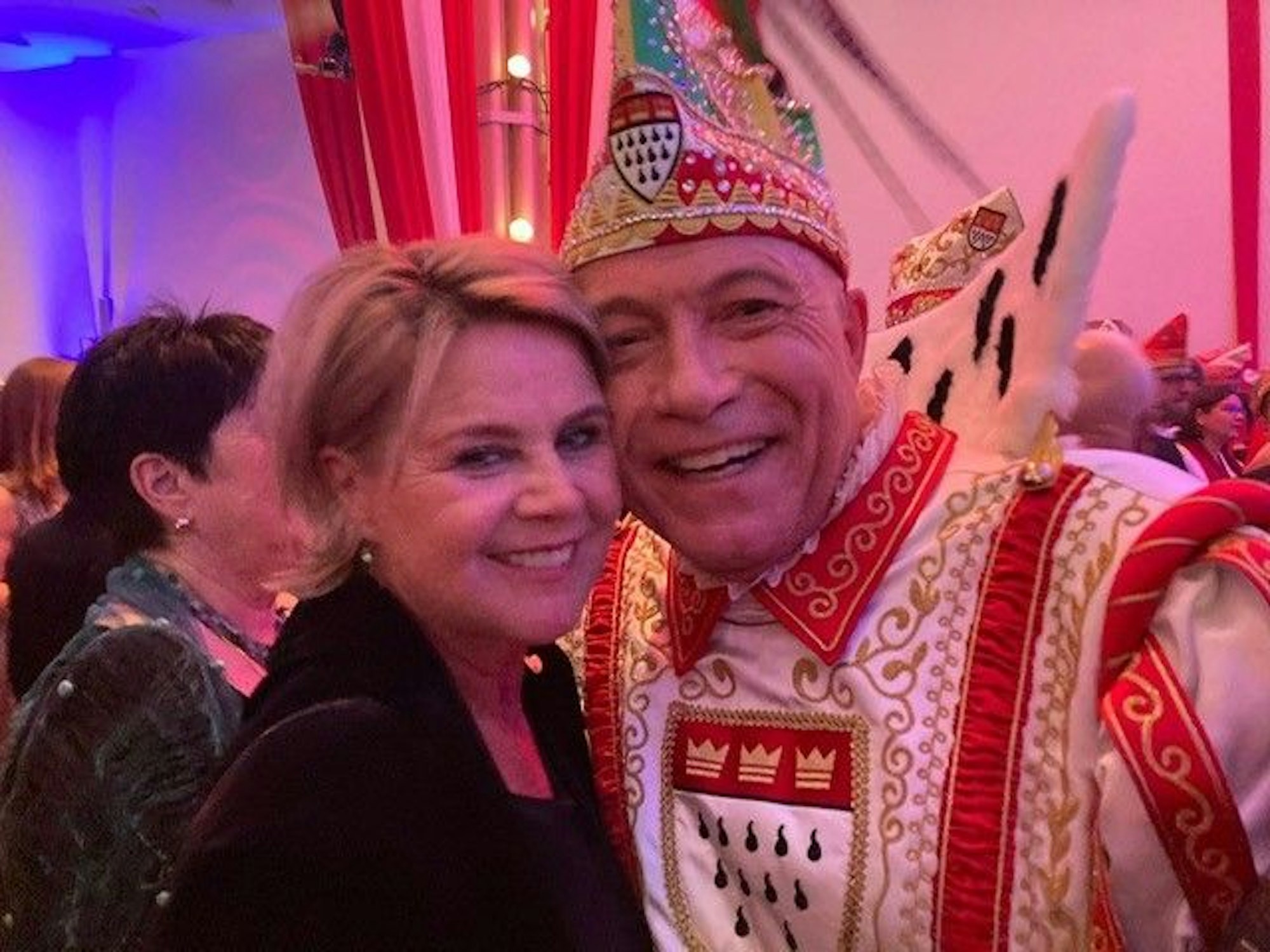 Andrea Nikuta-Meerloo mit Prinz René I.