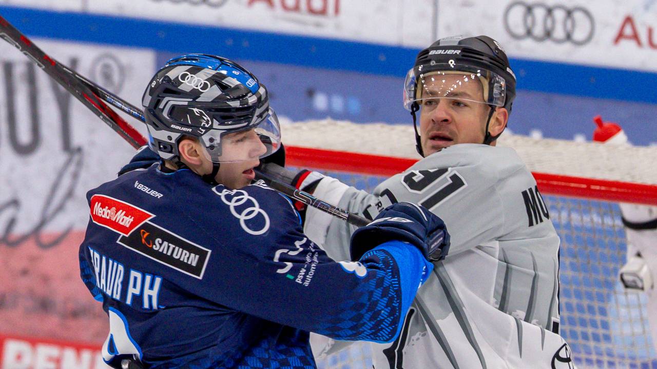 Philipp Krauß im Zweikampf mit Moritz Müller.