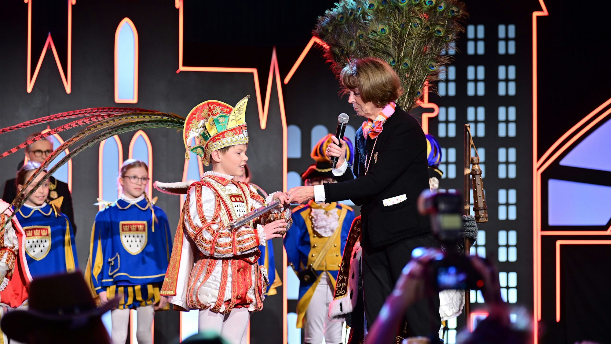 Henriette Reker mit Kinderprinz Ole.