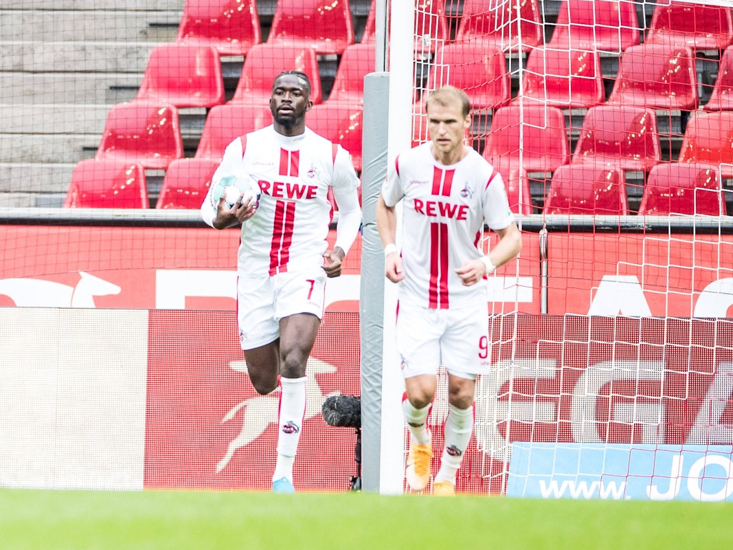 Tolu Arokodare und Sebastian Andersson (1. FC Köln) in Aktion.