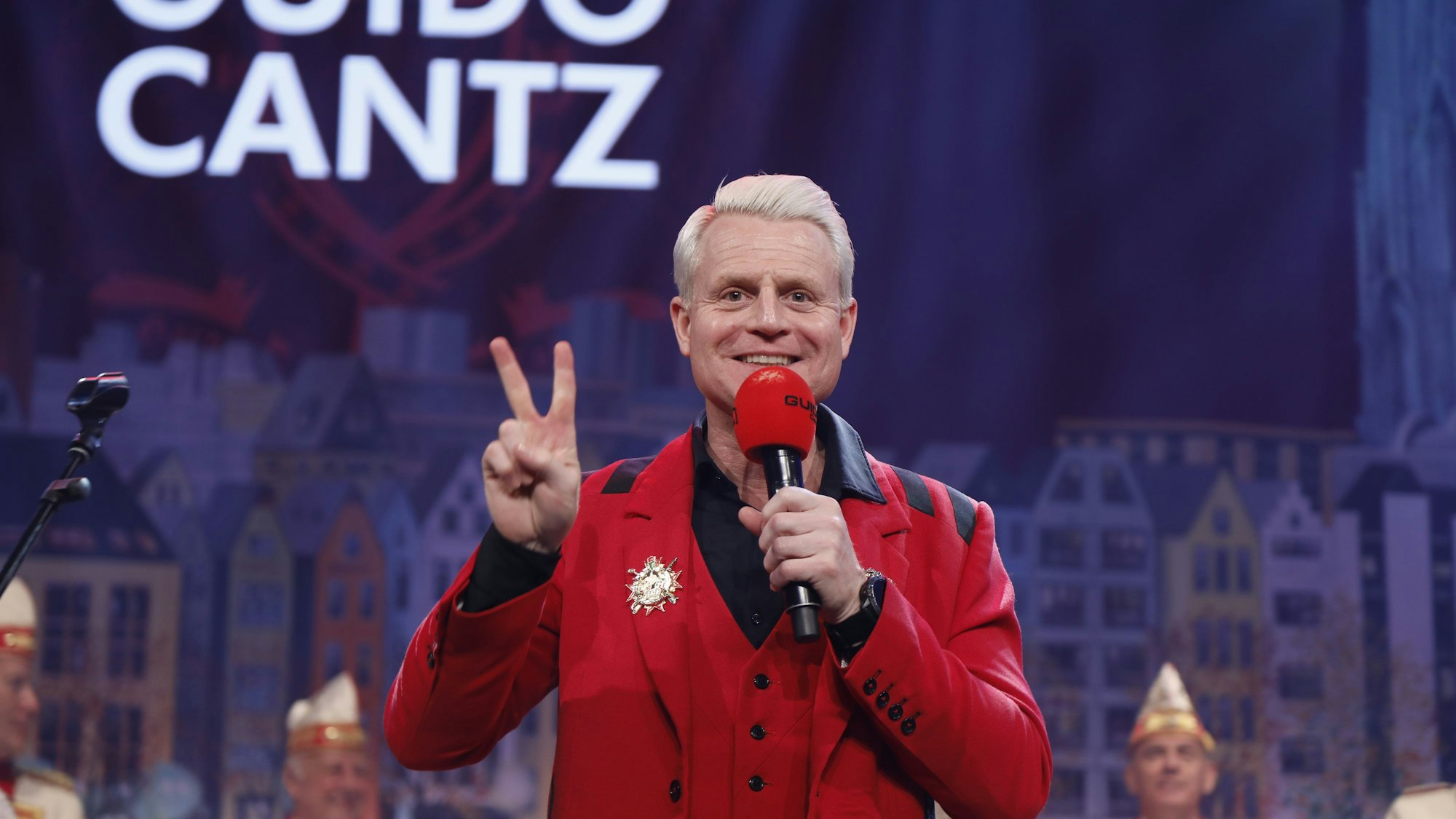 Guido Cantz beim Vortrag auf der Bühne.