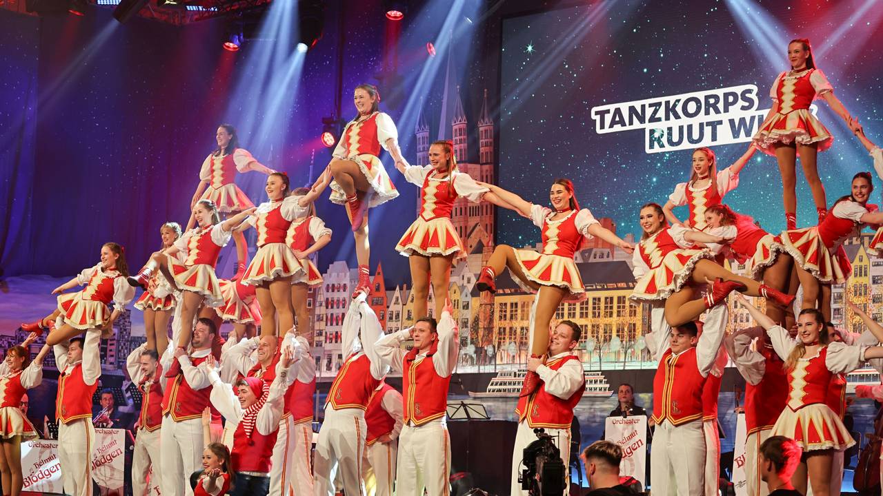 Tanzkorps Colonia Ruut Wiess auf der Bühne.