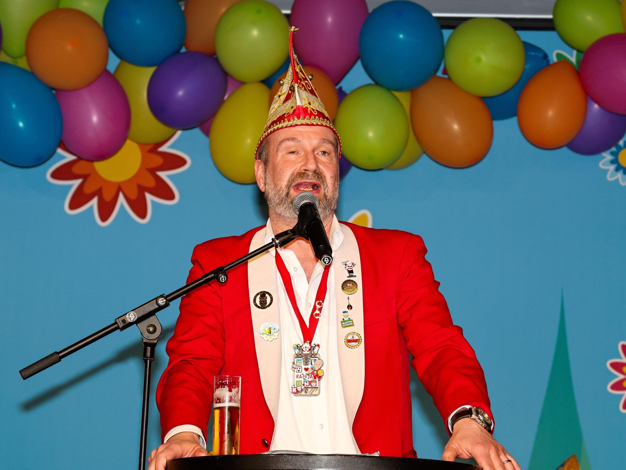 Volker Weininger beim Auftritt in der Bütt.