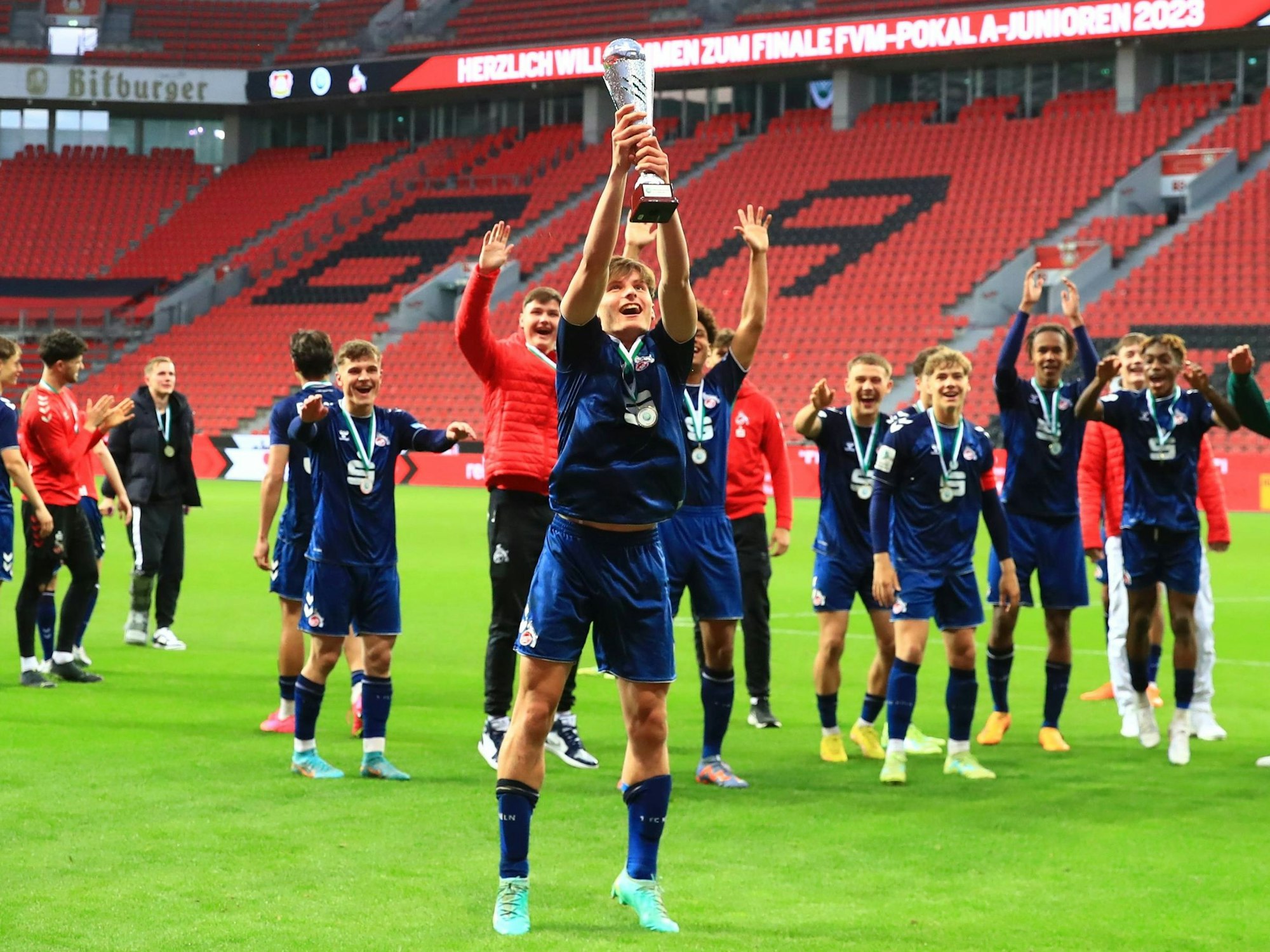 Ex-FC-Talent Matti Wagner am 24. Mai 2023 nach dem Sieg über Bayer Leverkusen im Finale des Mittelrheinpokals.