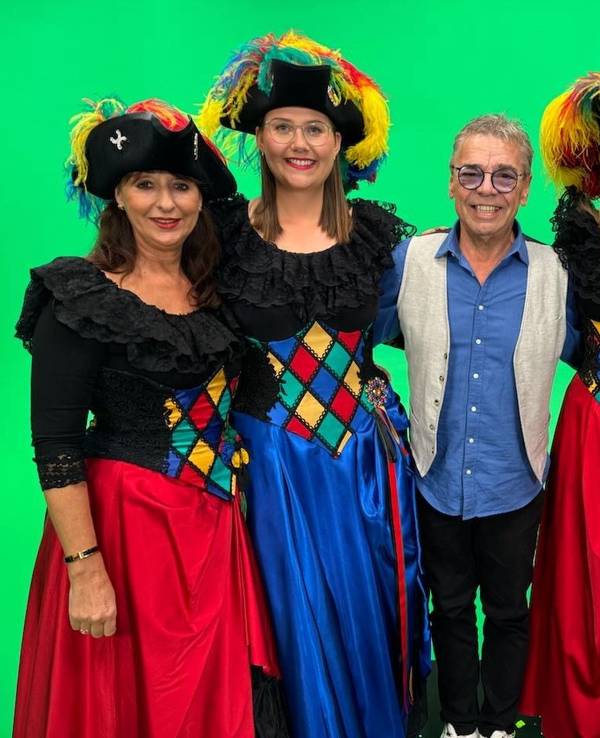 Micky Brühl mit vier Mitgliedern der KG Colombina Colonia.